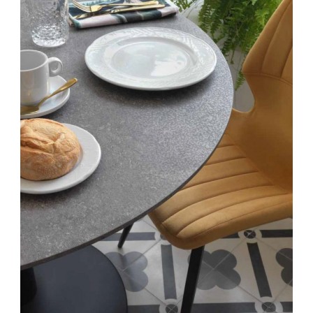 SILLÓN GIRATORIO TAPIZADO MODELO MAURO PATAS METALICAS TERCIOPELO AZUL