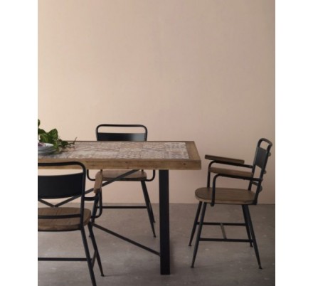 SILLÓN ESTRUCTURA METAL ASIENTO DE MADERA MODELO DANES