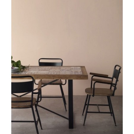 SILLÓN ESTRUCTURA METAL ASIENTO DE MADERA MODELO DANES